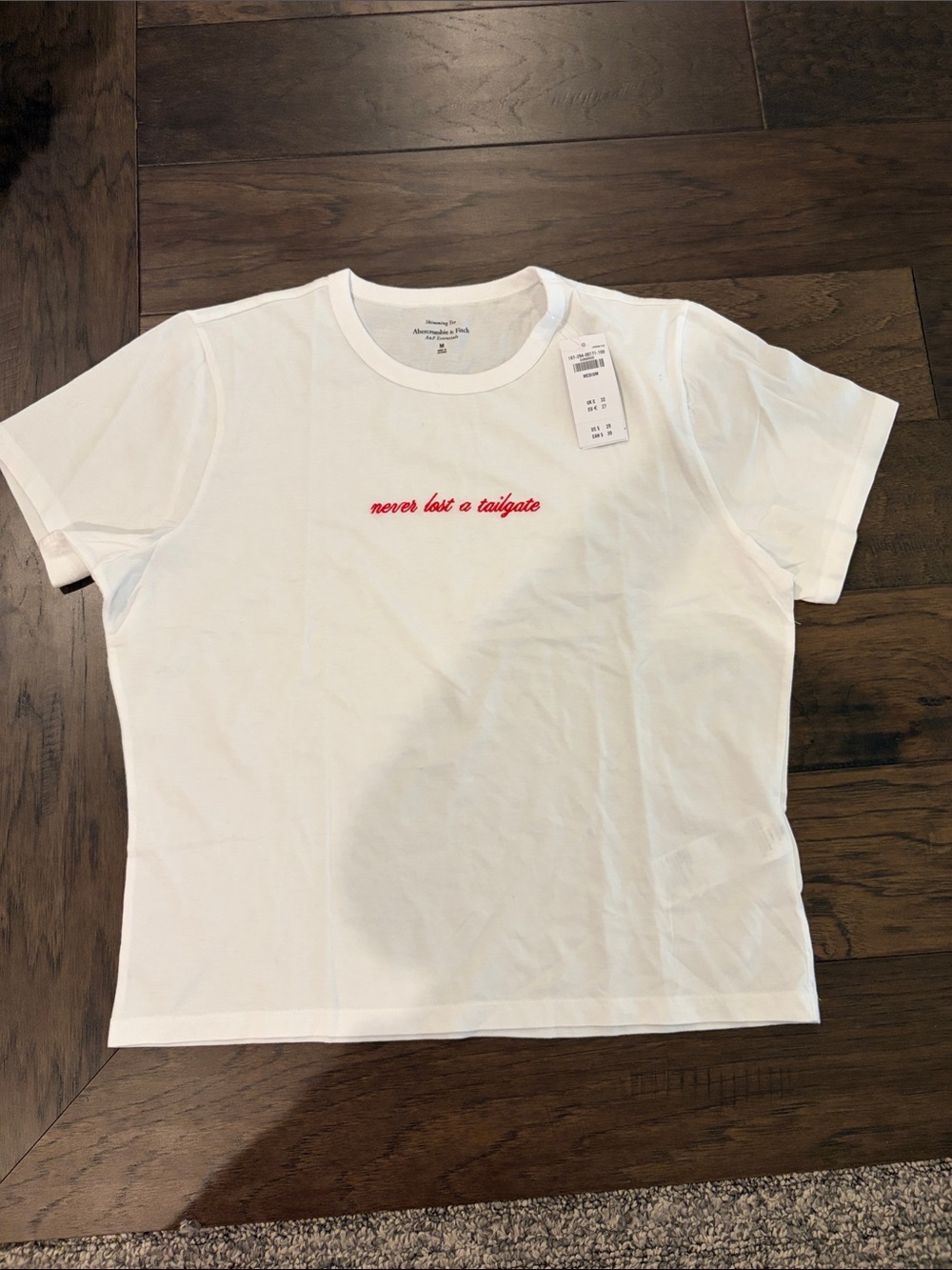 New With Tags Abercrombie Embroidered Skimming Tee Sz M